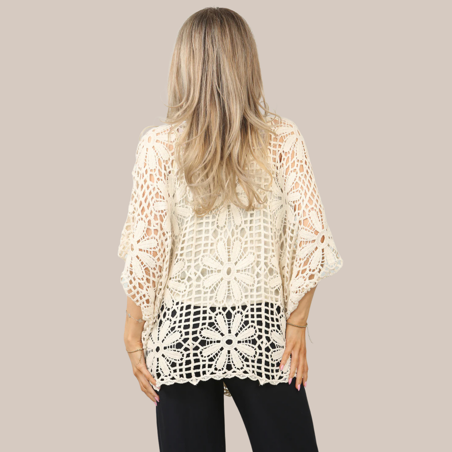 Floral pattern crochet top.