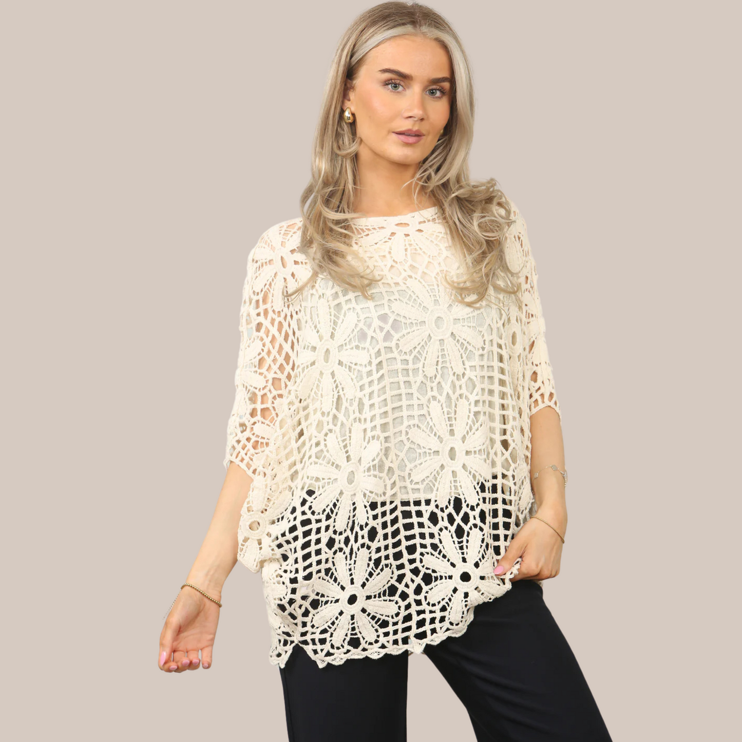 Floral pattern crochet top.