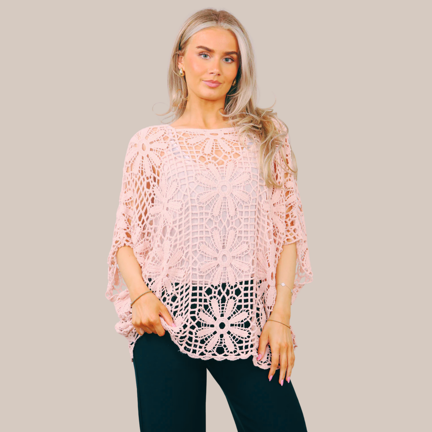 Floral pattern crochet top.Also available in pink