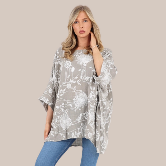 Floral print oversized top. Also available in navy